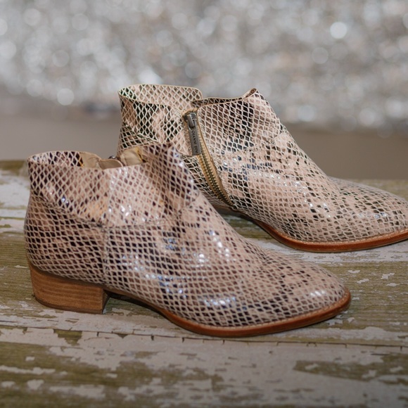 Gianni bini snakeskin booties Clearance